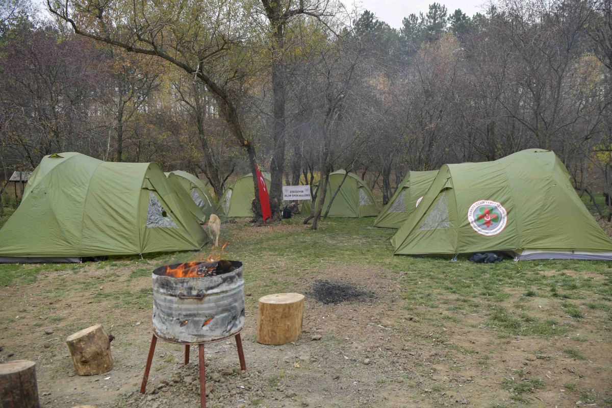 200 Öğrenciyi İzcilik Kampında Bir Araya Getirdi