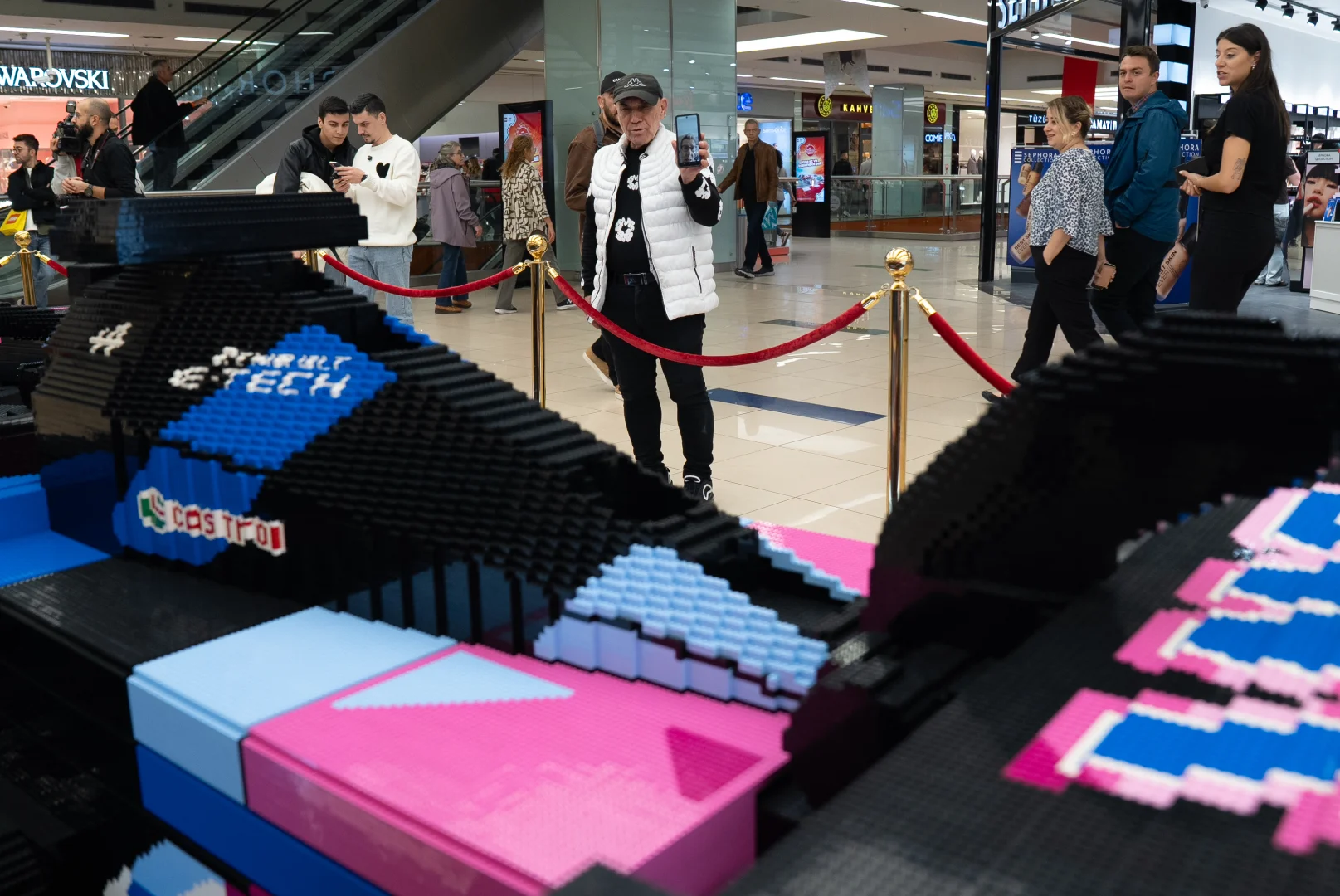 400 bin "lego" parçasıyla yapılan Formula 1 aracı Ankara'da sergileniyor