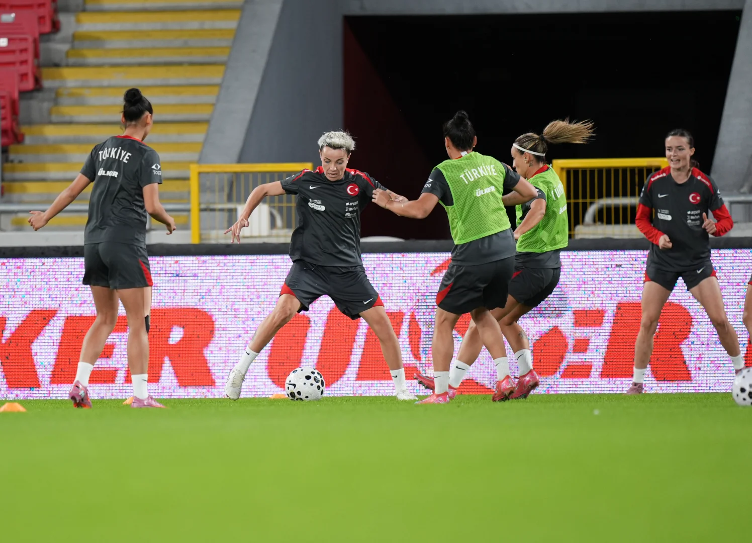 A Milli Kadın Futbol Takımı Teknik Direktörü Kıragası, Kosova maçını değerlendirdi: