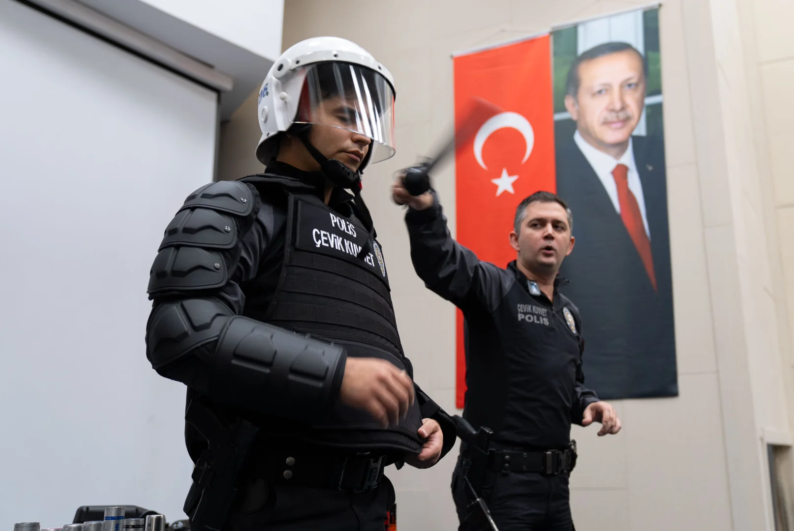 AA'nın savaş muhabirliği eğitiminde gazeteciler sahada karşılaşacakları koşullara hazırlandı