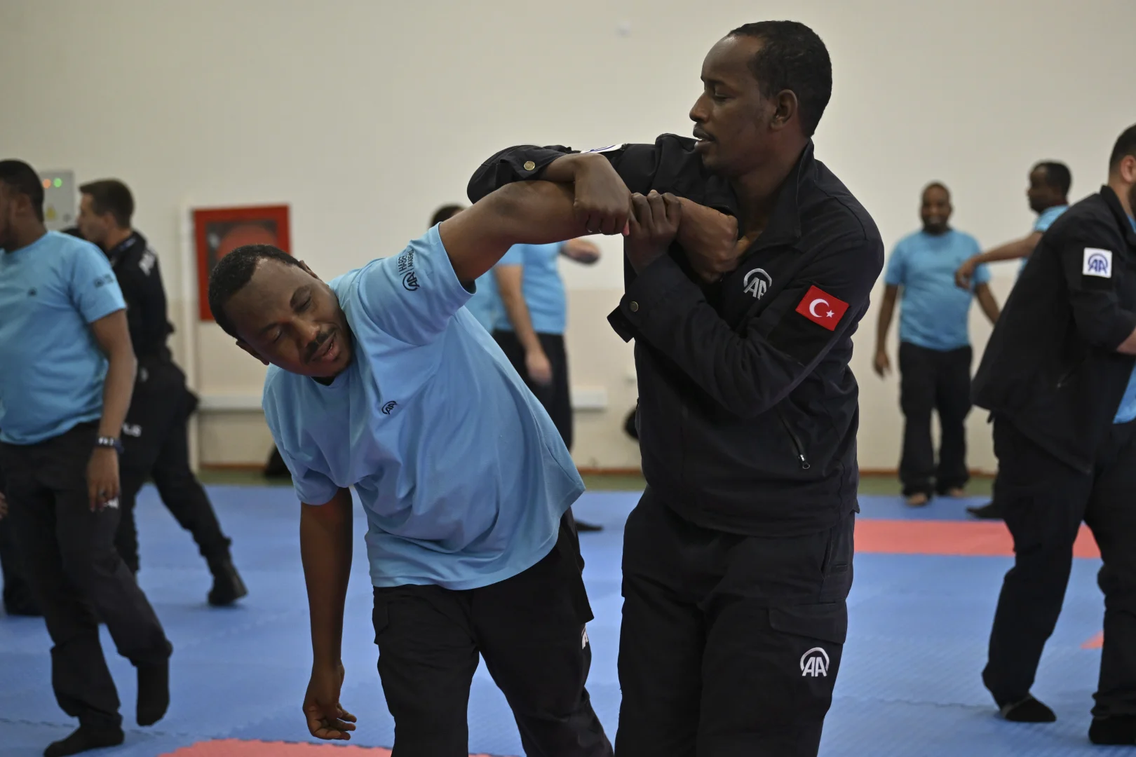 AA'nın savaş muhabirliği eğitiminde "yakın savunma" dersi verildi