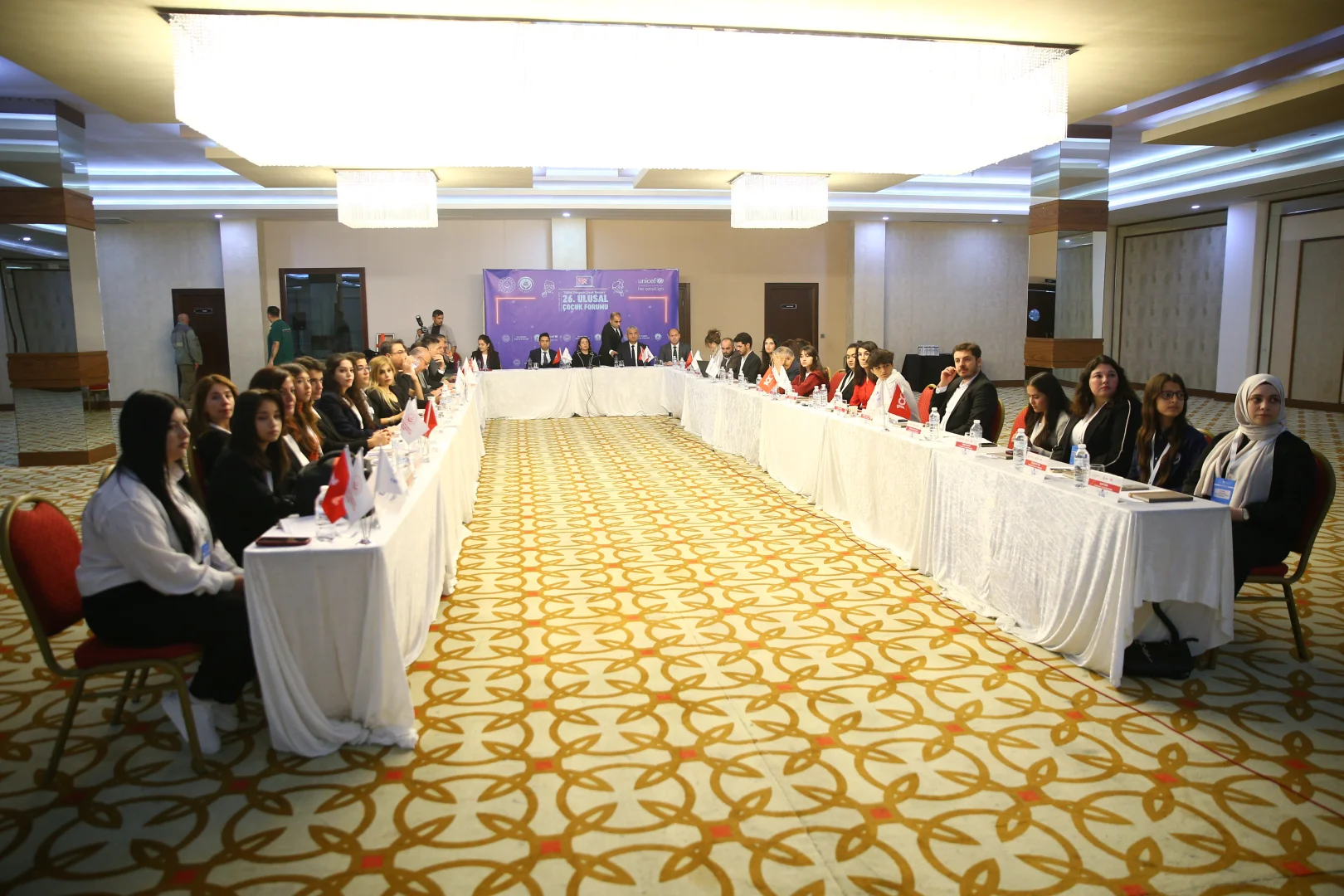 Adana'da "26. Ulusal Çocuk Forumu" başladı