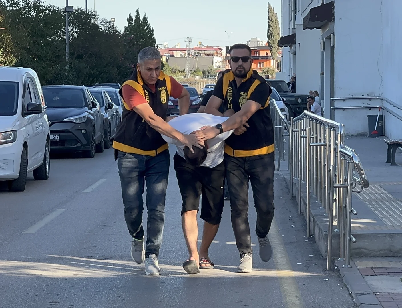 Adana'da 8 yaşındaki çocuğu darbeden zanlı gözaltına alındı