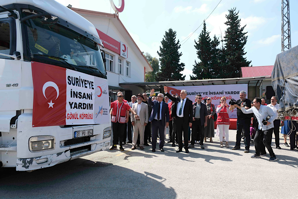 Adana’dan Gazze’ye insani yardım tırları gönderildi
