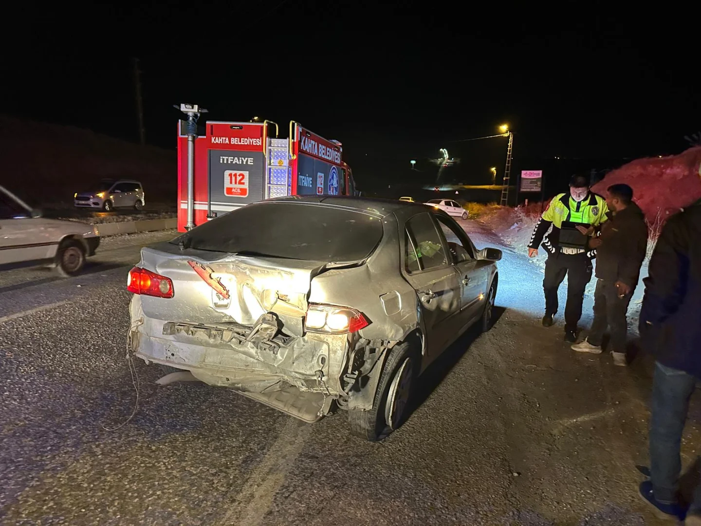 Adıyaman'da iki otomobilin çarpıştığı kazada 2 kişi yaralandı