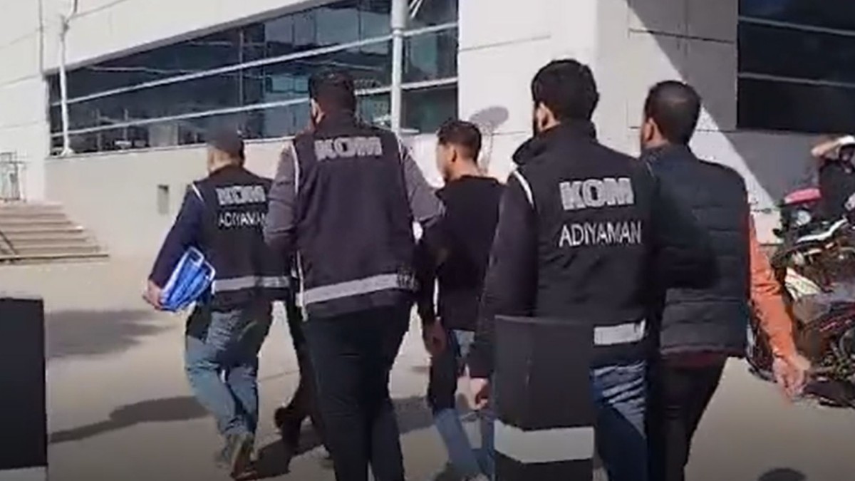 Adıyaman’da kaçak elektronik eşya operasyonu: 2 şüpheli adliyeye sevk edildi  - Videolu Haber