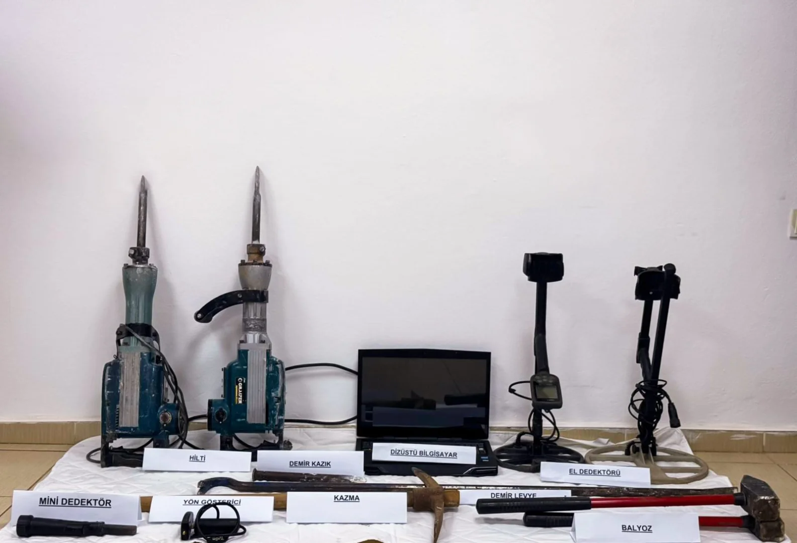 Adıyaman'da kaçak kazı yapan 3 şüpheli suçüstü yakalandı