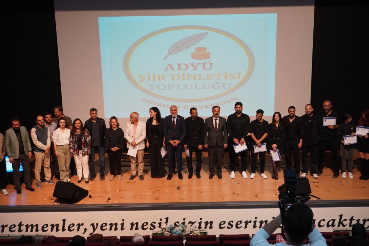 ADYÜ’de ‘Güz Rüzgarı’nda Şiir ve Müzik Dinletisi’: Murat Kayış onur konuğu olarak katıldı  - Videolu Haber