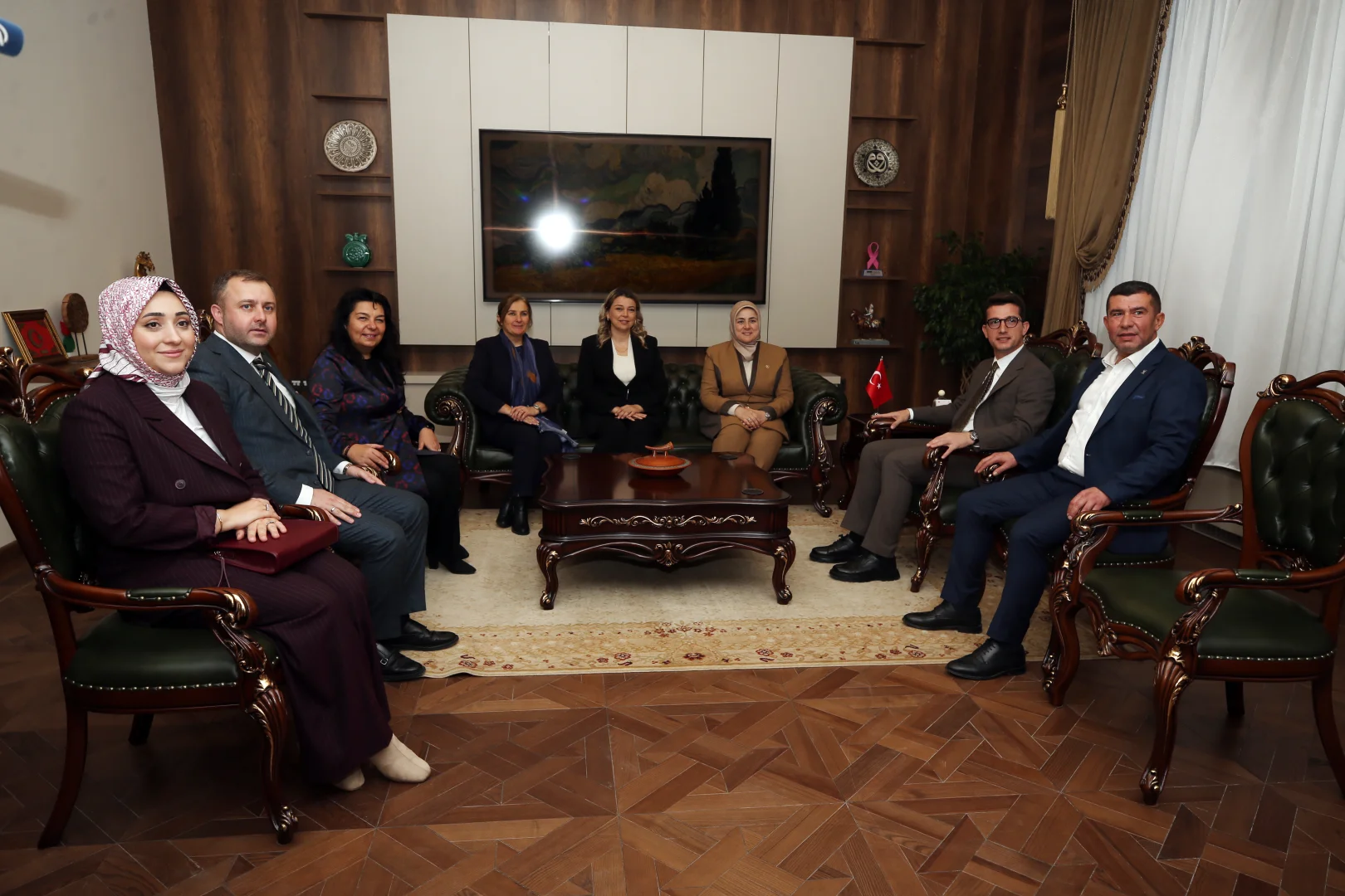 AK Parti Genel Merkez Kadın Kolları Başkanı Ercan Çanakkale'de ziyaretlerde bulundu