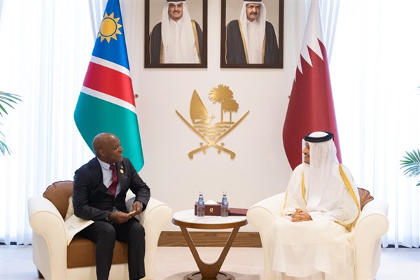 Al Sani, Namibya Başbakanı Ngurare ile bir araya geldi