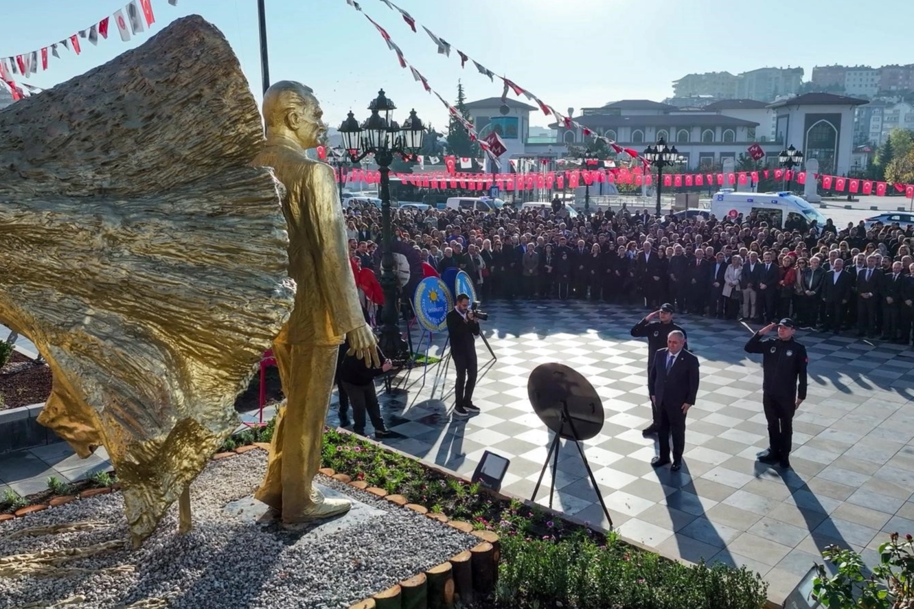 Ankara Keçiören'de Ata'ya özlem