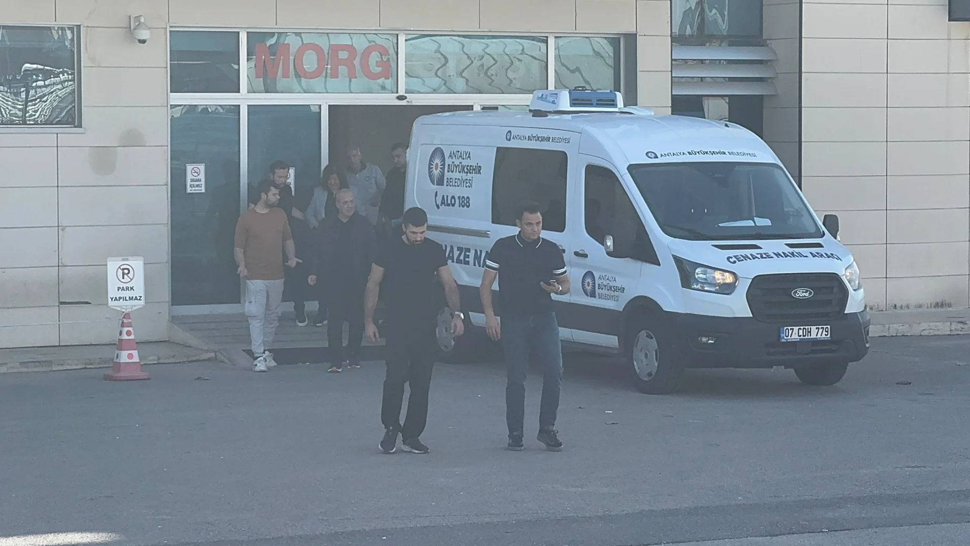 Antalya'da tartıştığı kişinin bıçakladığı güvenlik görevlisi öldü