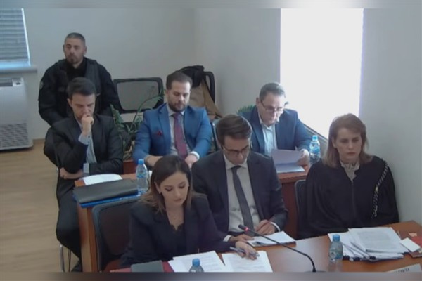 Arnavutluk Anayasa Mahkemesi, Veliaj'ın görevden alınması kararını bozdu