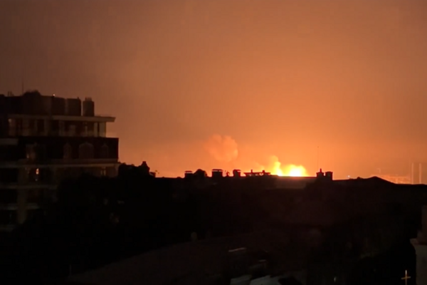 Azerbaycan, Kiev Büyükelçiliği'nin hasar görmesi üzerine Rusya'yı protesto etti