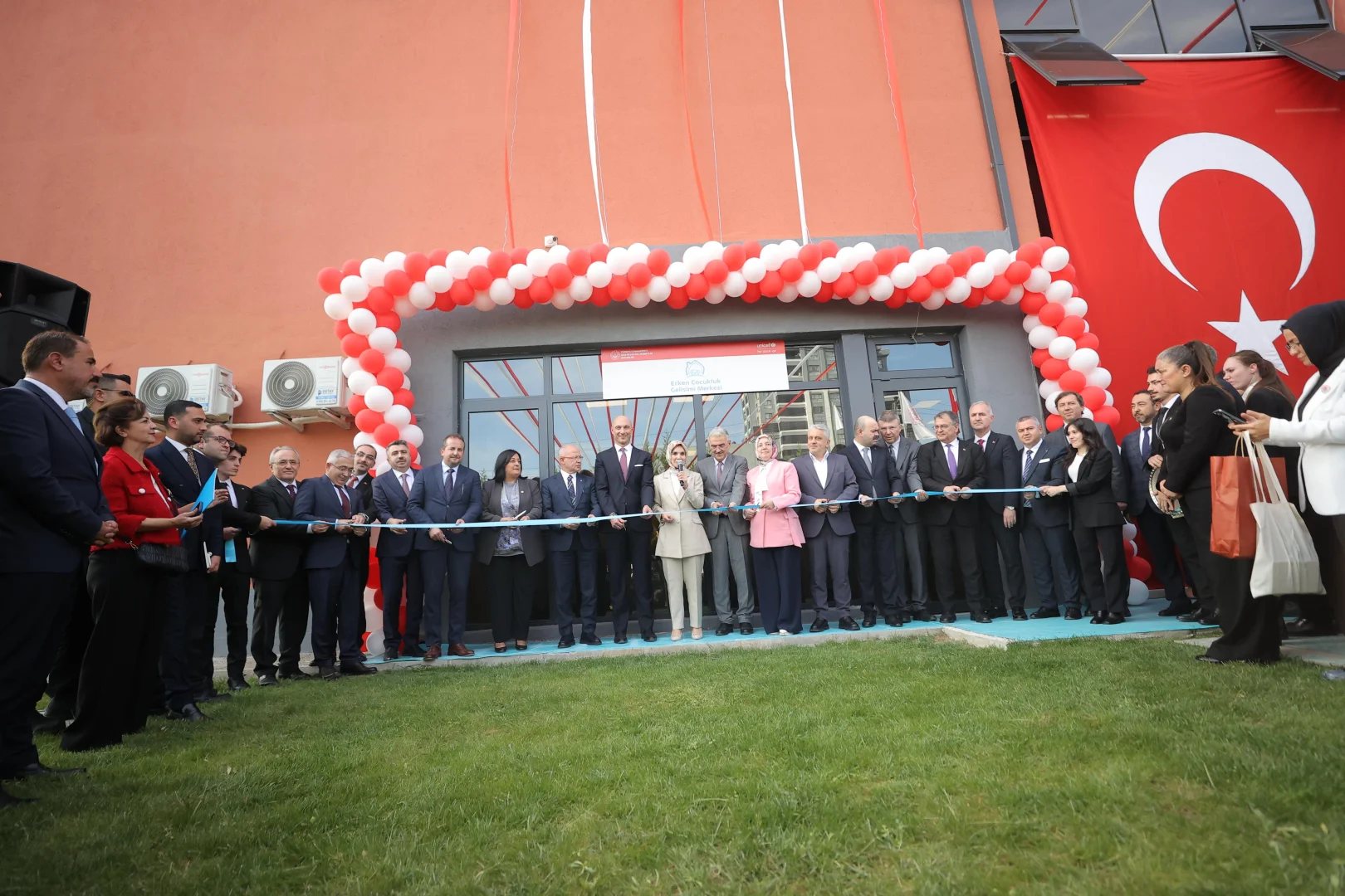 Bakan Göktaş, Bursa Erken Tanı ve Çocukluk Gelişim Merkezi'nin açılış töreninde konuştu