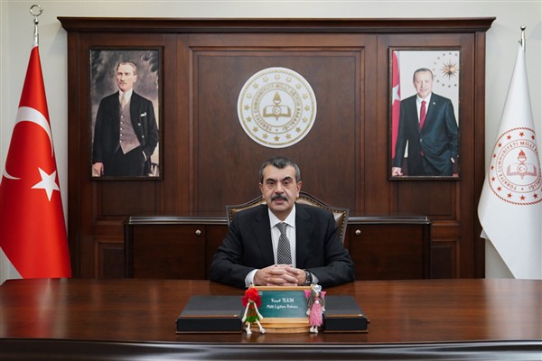 Bakan Tekin: 24 Kasım haftasında herkes kendi ya da çocuğunun öğretmenini ziyaret etsin