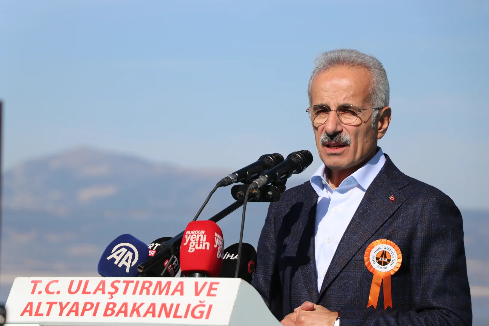 Bakan Uraloğlu "Burdur-Tefenni-Çavdır Yolu"nun açılış töreninde konuştu