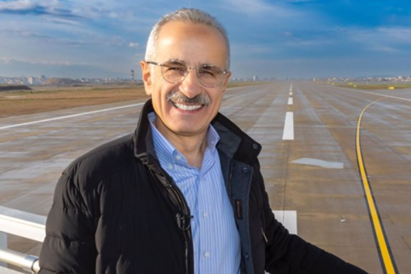 Bakan Uraloğlu, Kahire Uluslararası TRANSMEA 2025 Fuarı'na katıldı