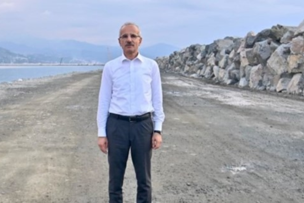 Bakan Uraloğlu, MHP Burdur İl Başkanlığını ziyaret etti