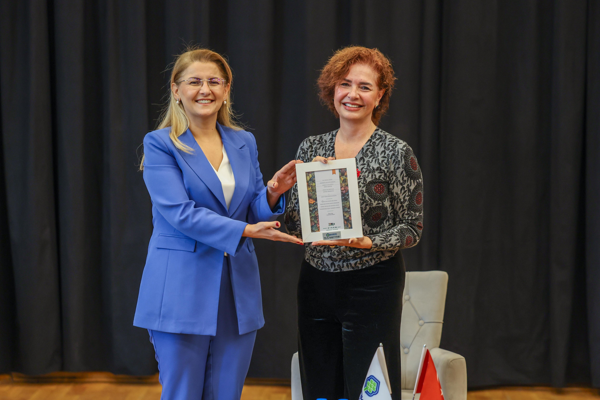 "Bakırköy Muhabbeti" söyleşilerinin konuğu Özlem Gürses oldu