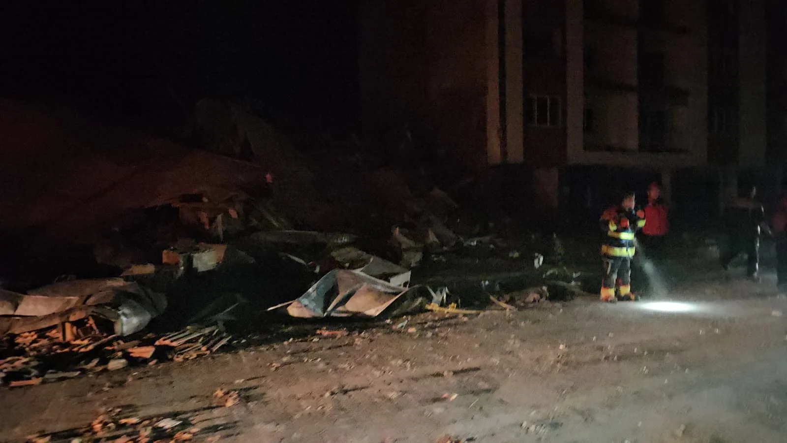 Balıkesir'de 6,1 büyüklüğünde deprem