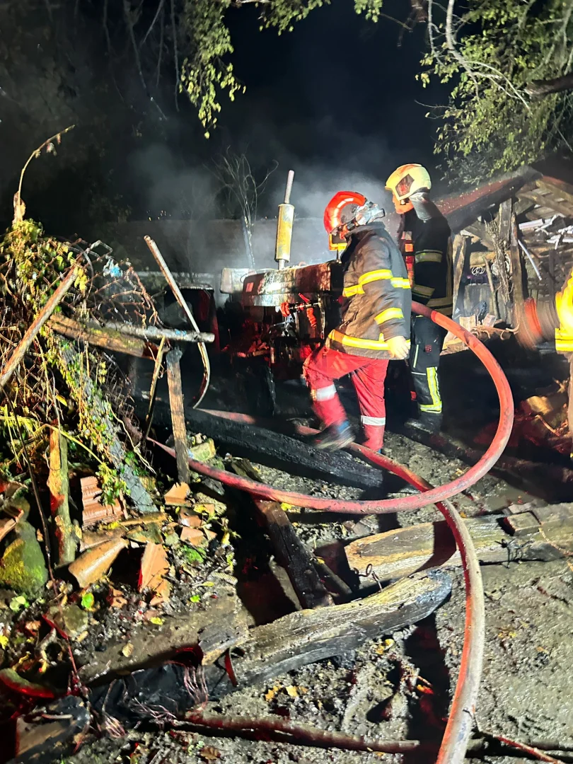 Bartın'da yıldırım isabet eden 2 araç kullanılamaz hale geldi