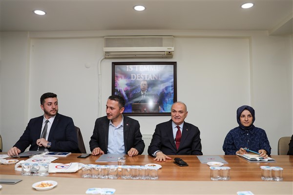 Başkan Özlü, AK Parti il yönetim kademesi ile bir araya geldi