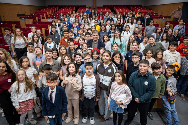 Başkan Tugay, Çocuk Meclisi üyeleriyle buluştu