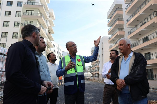 Başkan Yapar, Akevler ve Emek Mahallelerindeki çalışmaları inceledi