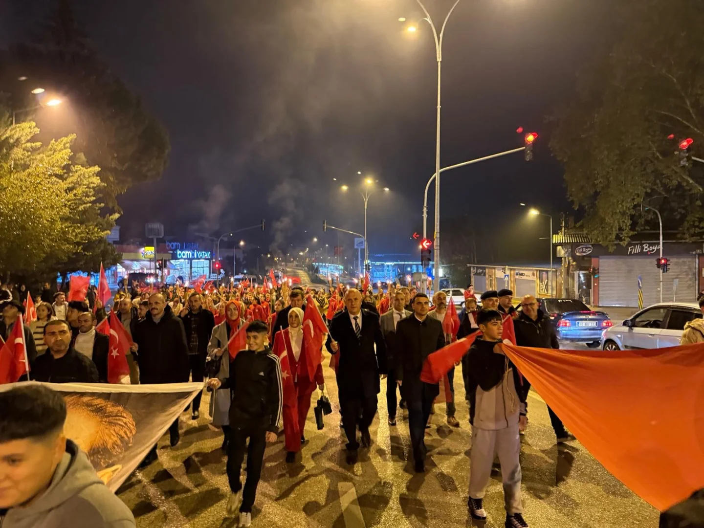 Bilecik'te Cumhuriyet'in 102. yılı dolayısıyla fener alayı düzenlendi