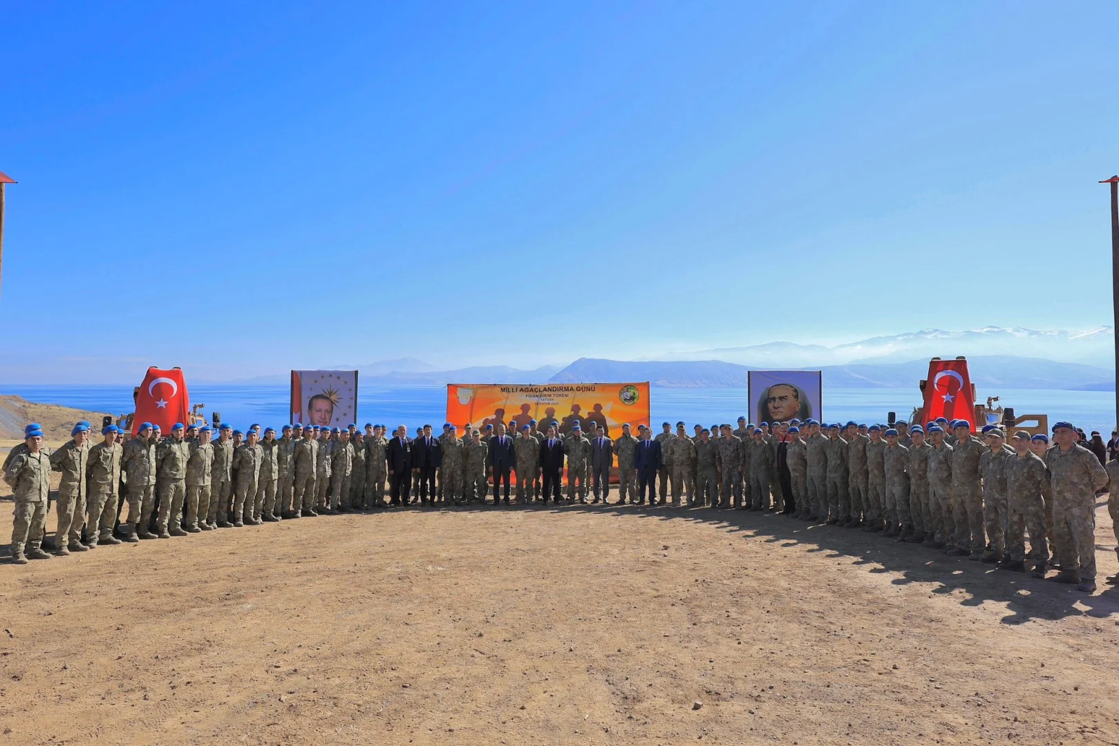 Bitlis'te "Türkiye Yüzyılı Mehmetçik Hatıra Ormanı"nda 950 fidan dikildi