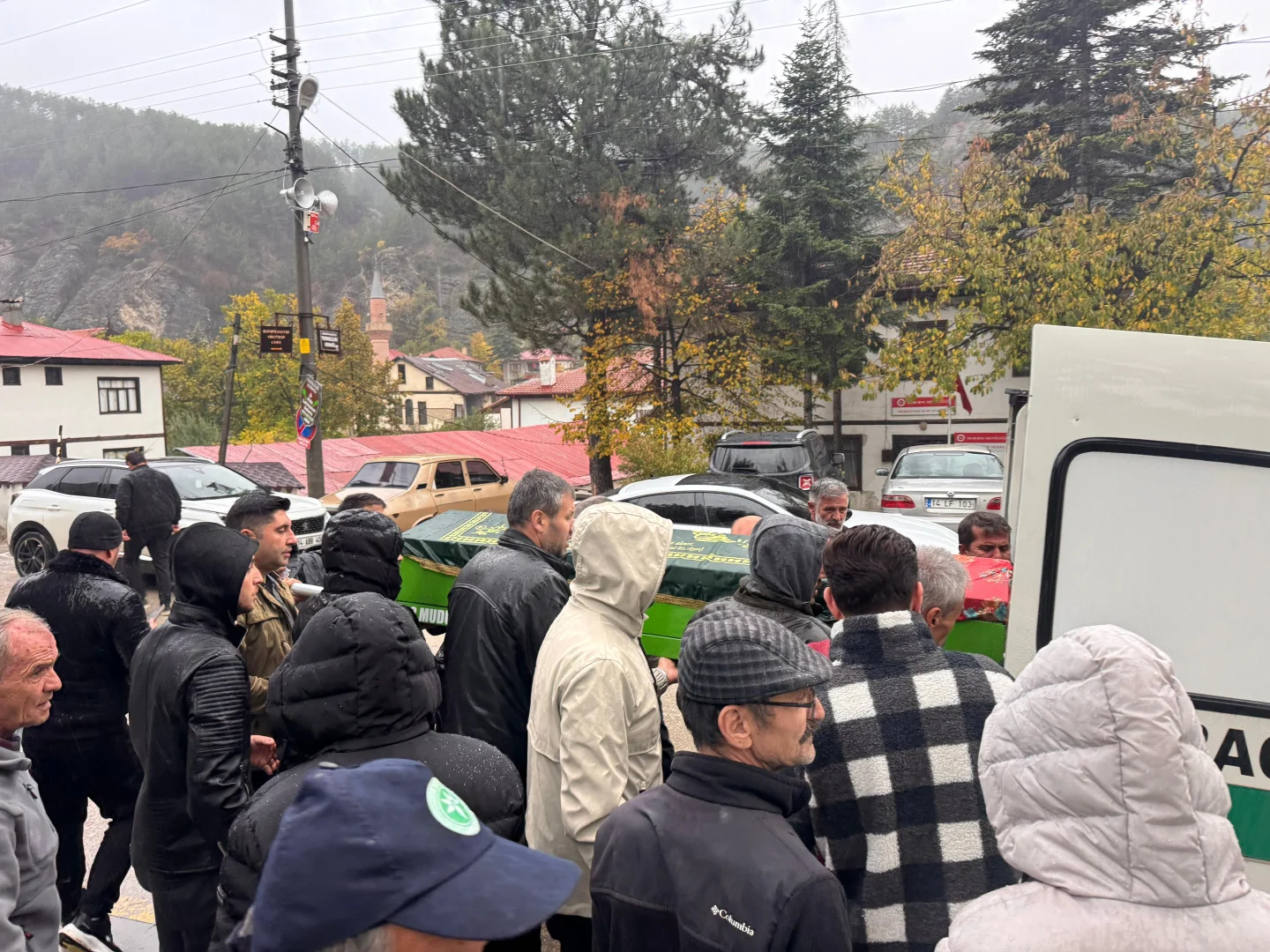 Bolu'da tartıştığı eşi tarafından öldürülen kadın defnedildi