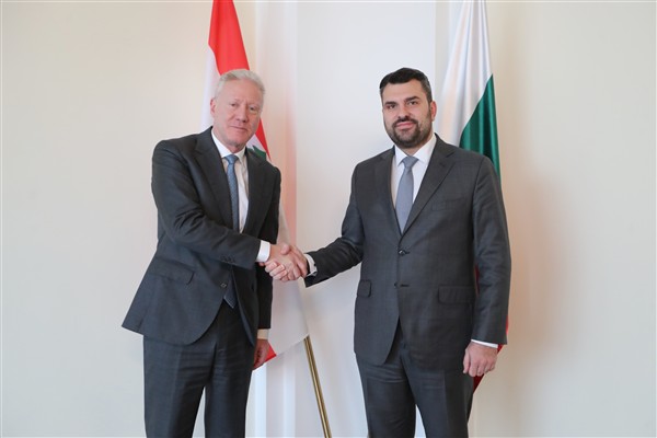 Bulgaristan Dışişleri Bakanı Georgiev, Lübnanlı mevkidaşı ile görüştü