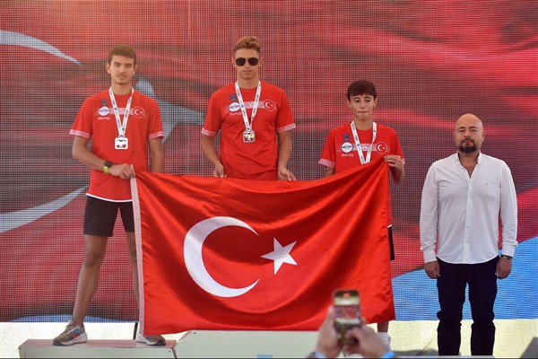 Bursa Büyükşehir Belediyesporlu Kurtulan'dan 4 Avrupa şampiyonluğu