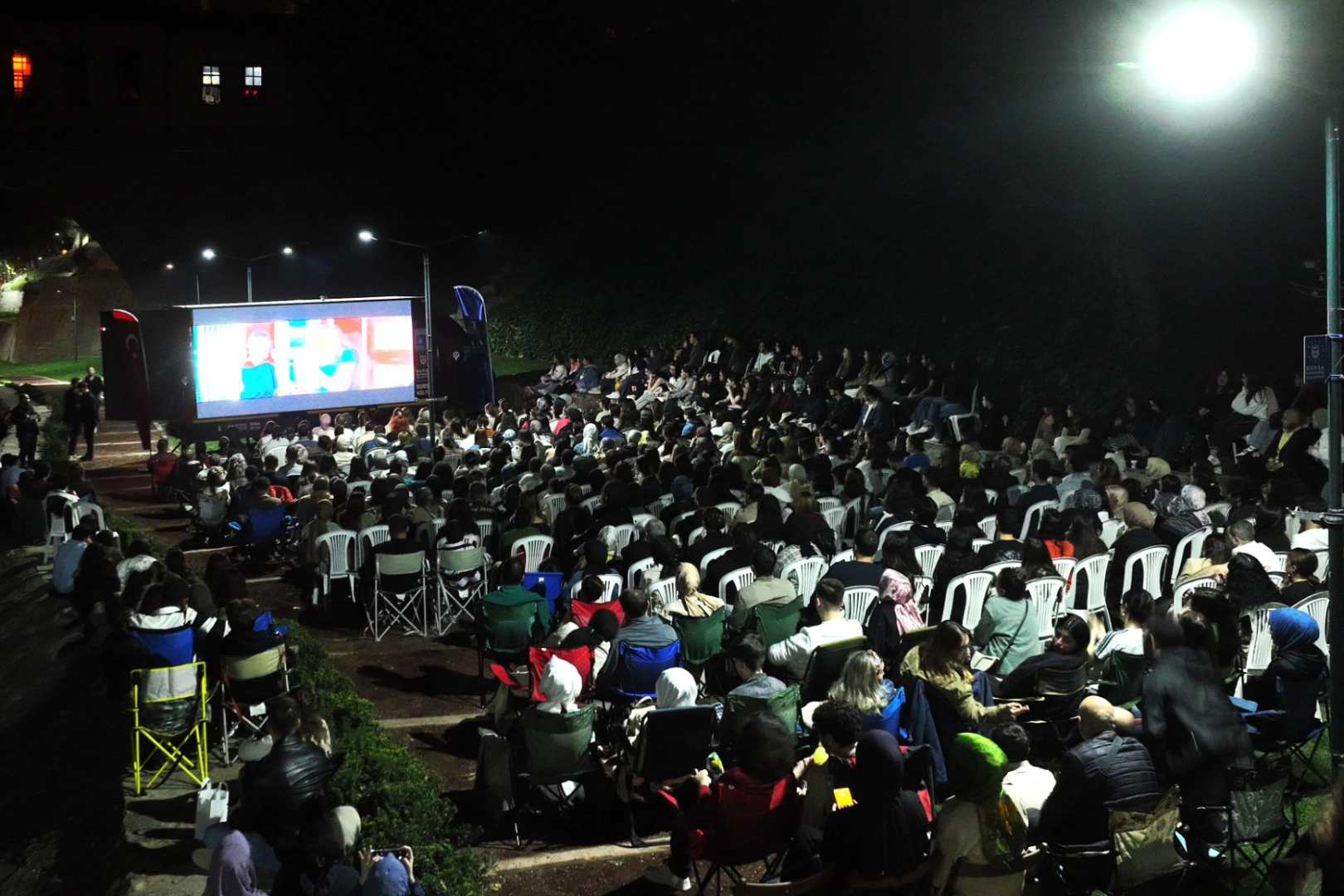 Bursa'da açık havada sinema keyfi