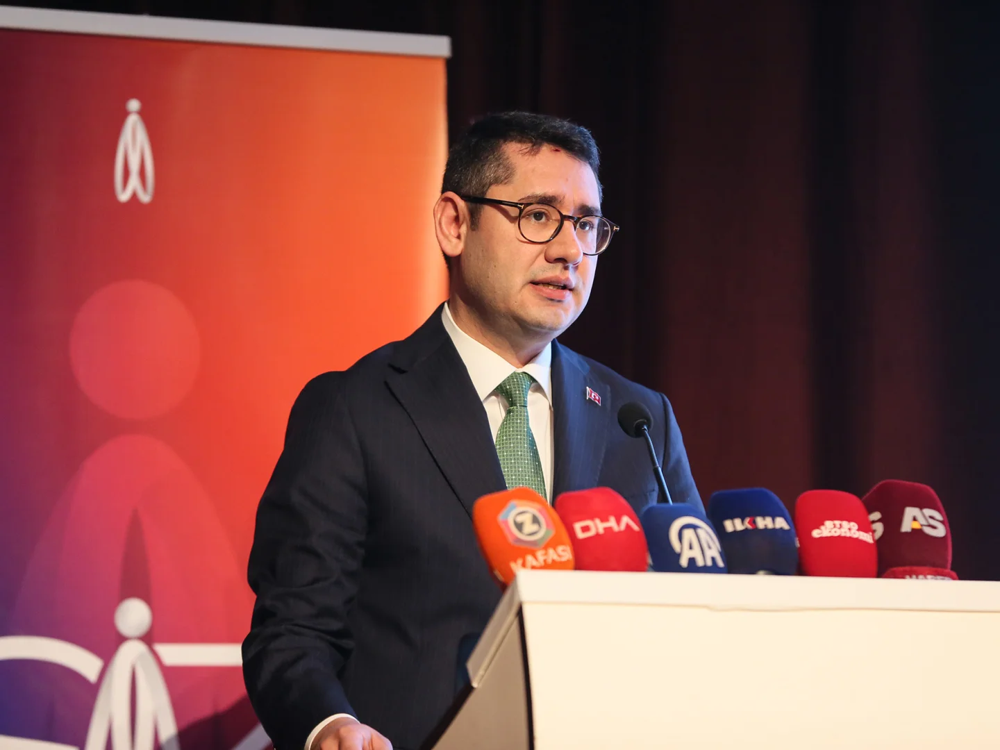 Bursa'da "Sürdürülebilirlik ve İnsan Zirvesi" yapıldı