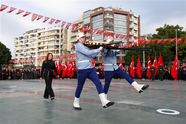 Büyük Önder Atatürk, Antalya’da törenlerle anıldı