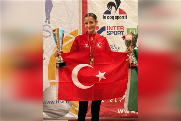 Büyükşehir Belediyesporlu Ak, dünya üçüncüsü oldu