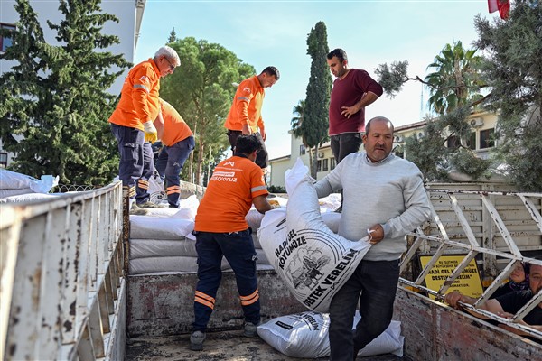 Büyükşehir'in ‘Hadi Gel Köyümüze Destek Verelim’ projesi devam ediyor