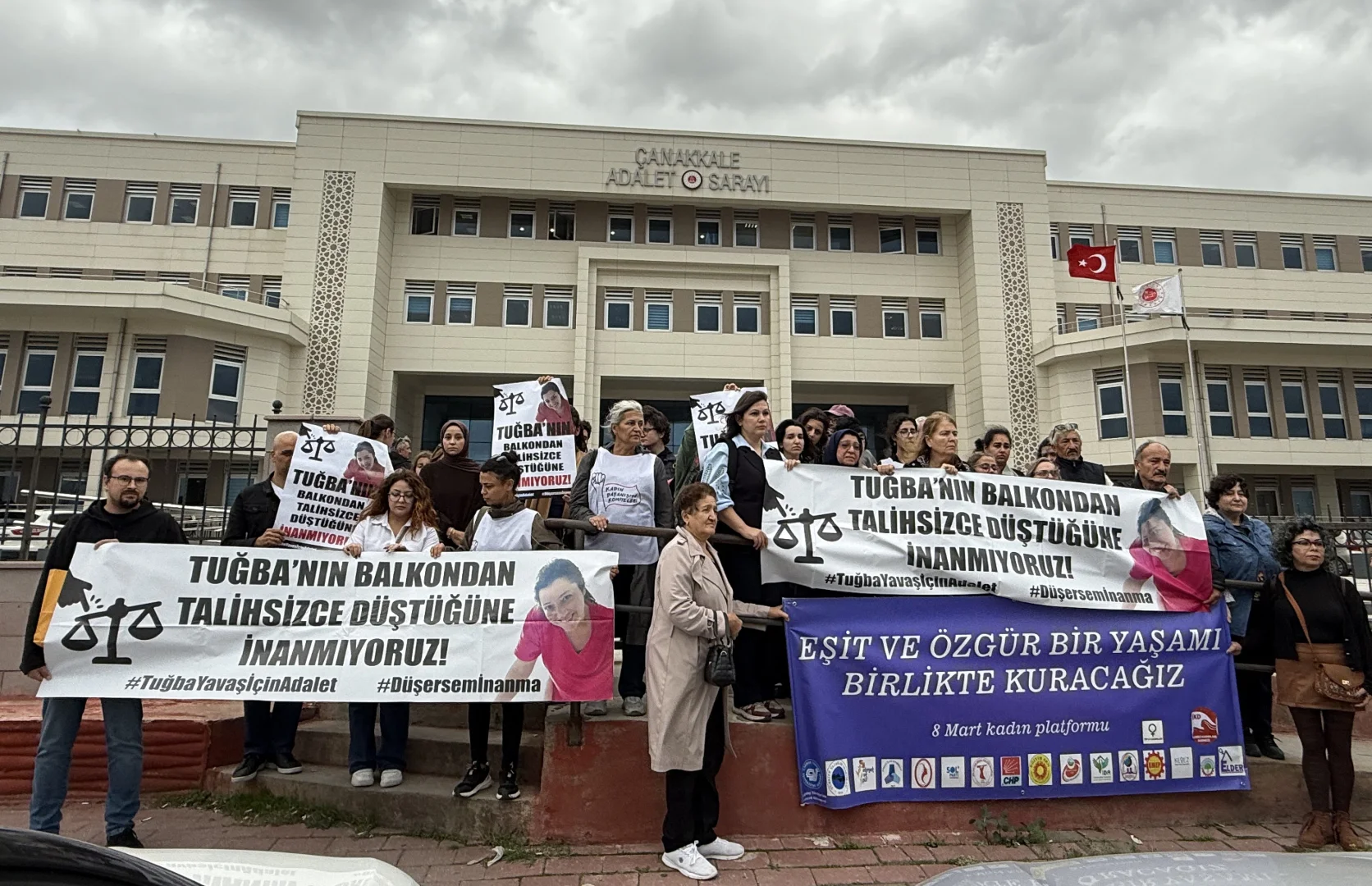 Çanakkale'de 5. kattan düşen restoratörün ölümüne ilişkin davada tanıkların dinlenmesine devam edildi