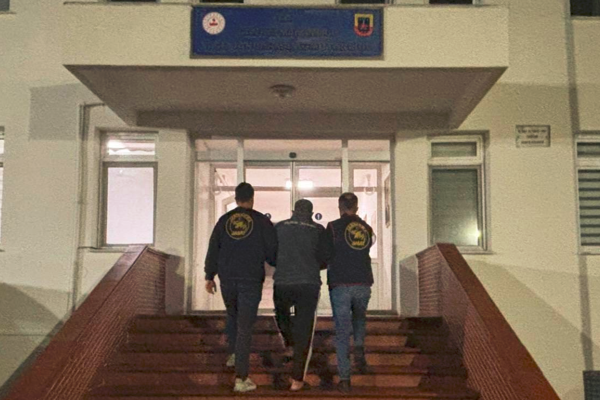 Çanakkale’de aranan 10 şahıs yakalandı