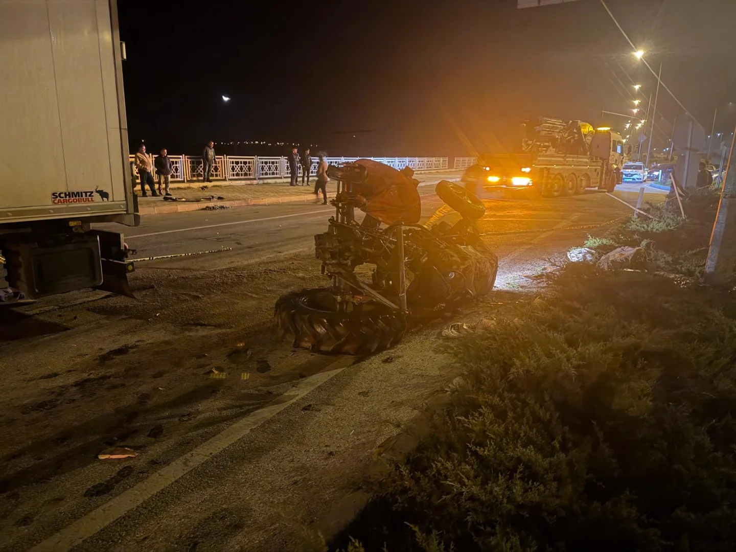 Çanakkale'de tırla çarpışan traktördeki karı koca öldü