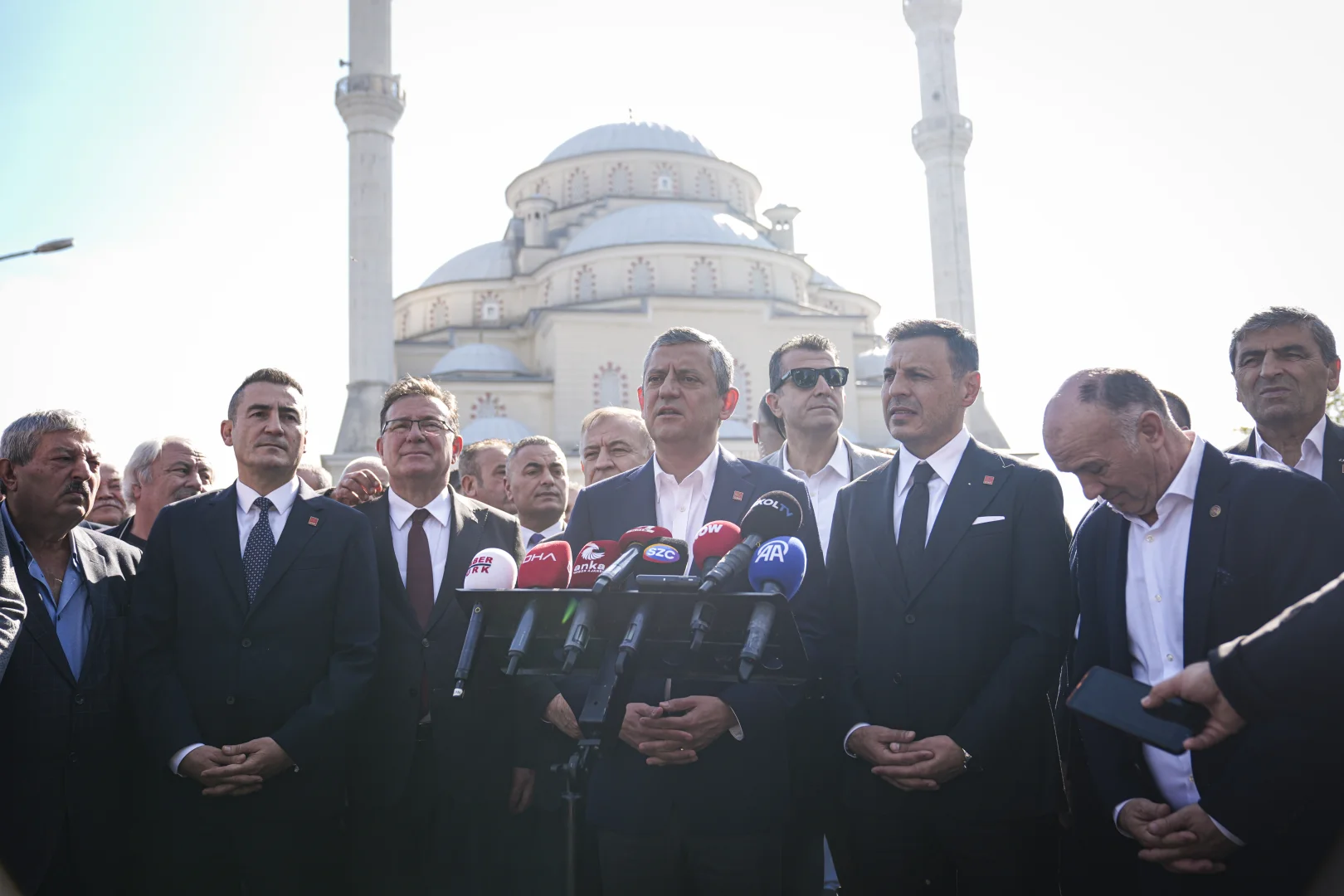 CHP Genel Başkanı Özel, gazetecilerin sorularını yanıtladı