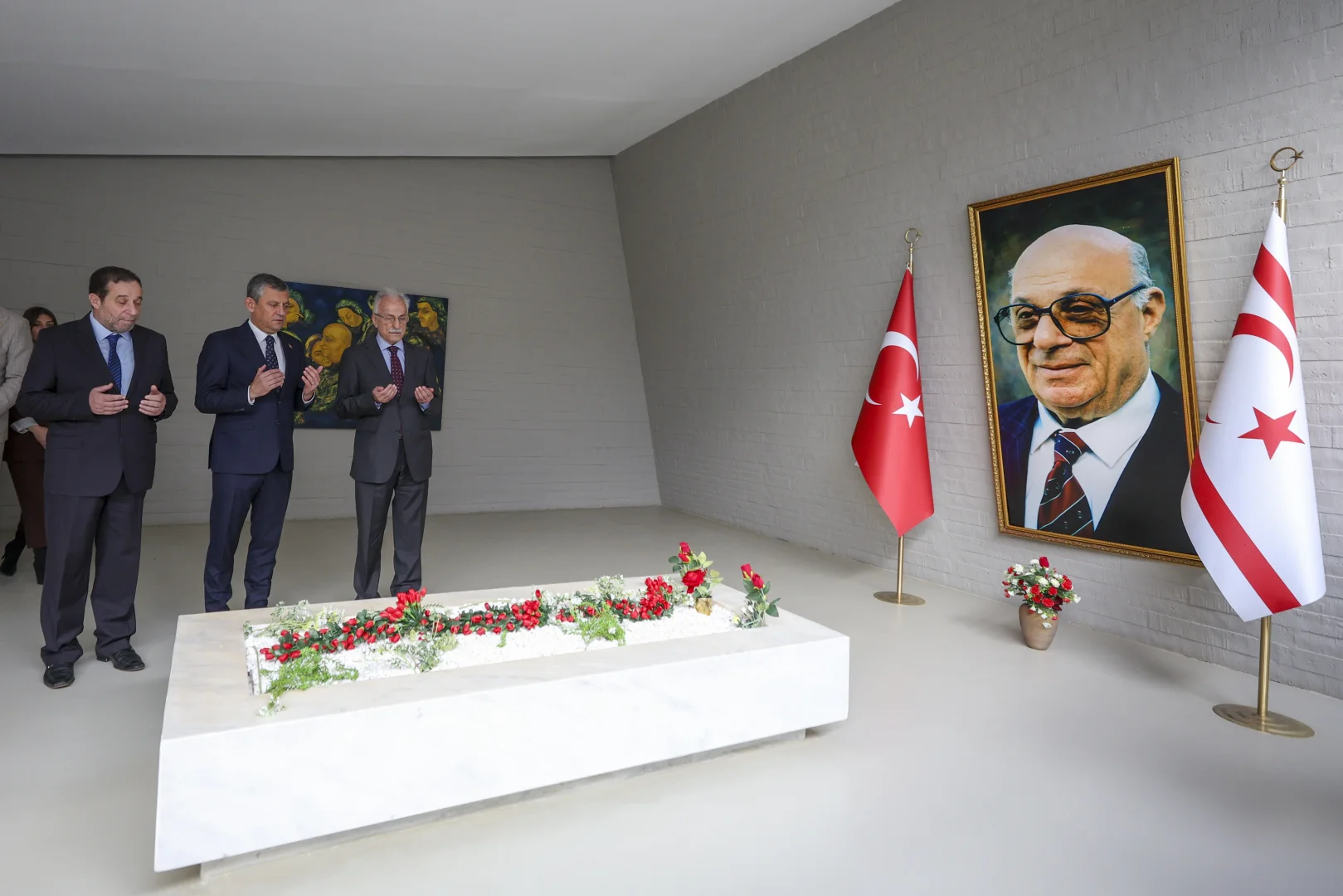 CHP Genel Başkanı Özel, KKTC'de