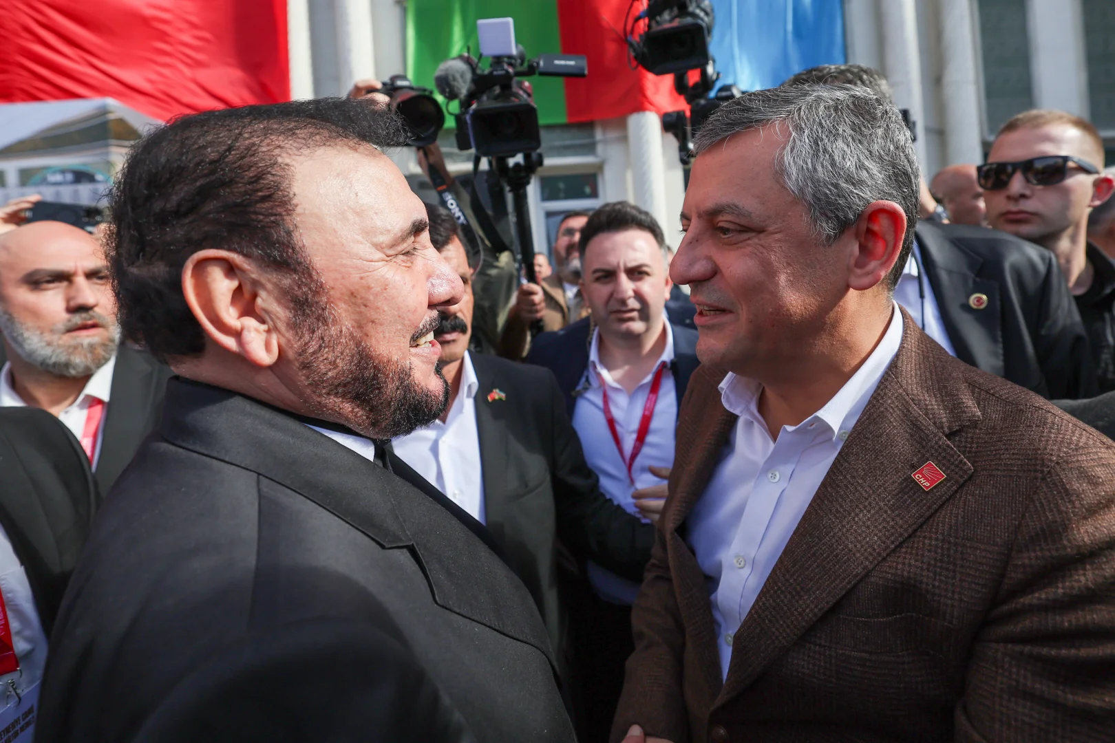 CHP Genel Başkanı Özel, Zeynebiye Camii Açılışı ve Revak Alanı Temel Açma Töreni'ne katıldı