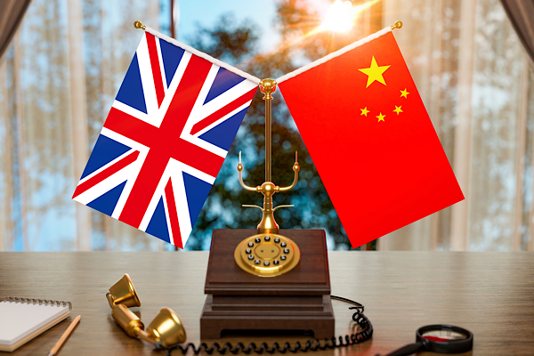 Çin ve İngiltere dışişleri bakanları telefonda görüştü