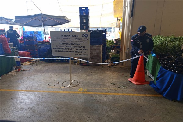 Çorlu’da kurallara uymayan pazarcı esnafına ceza
