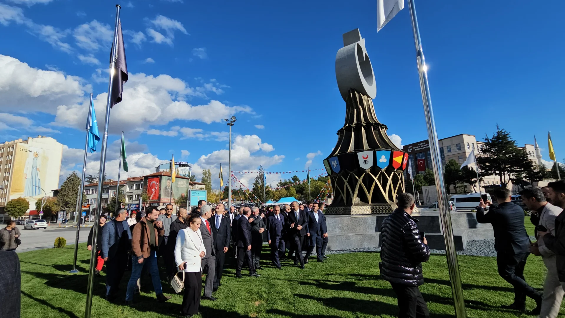 Çorum'da Türk Dünyası Abidesi törenle açıldı