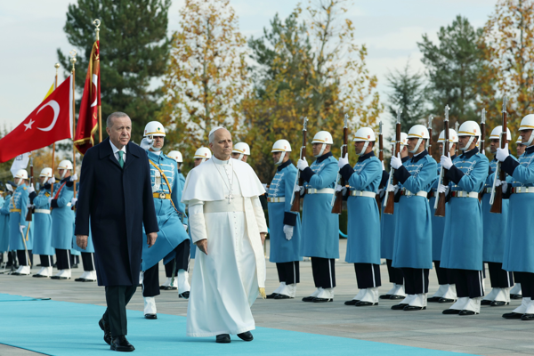 Cumhurbaşkanı Erdoğan, Papa 14. Leo’yu resmi törenle karşıladı