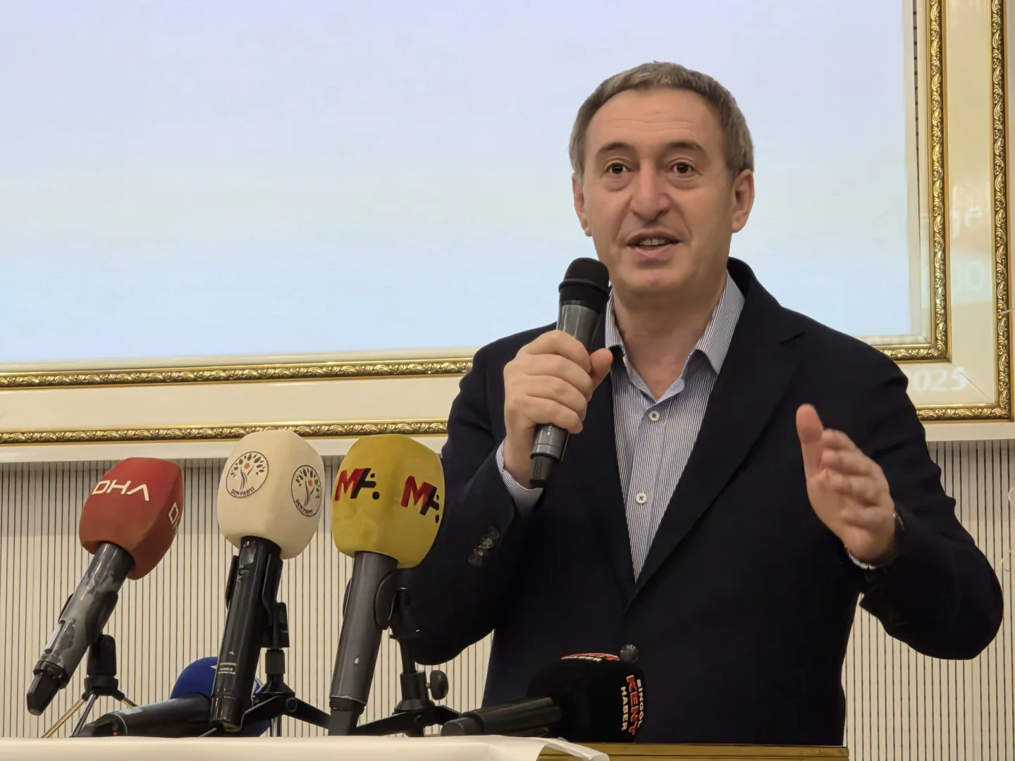 DEM Parti Eş Genel Başkanı Tuncer Bakırhan, Bingöl'de konuştu